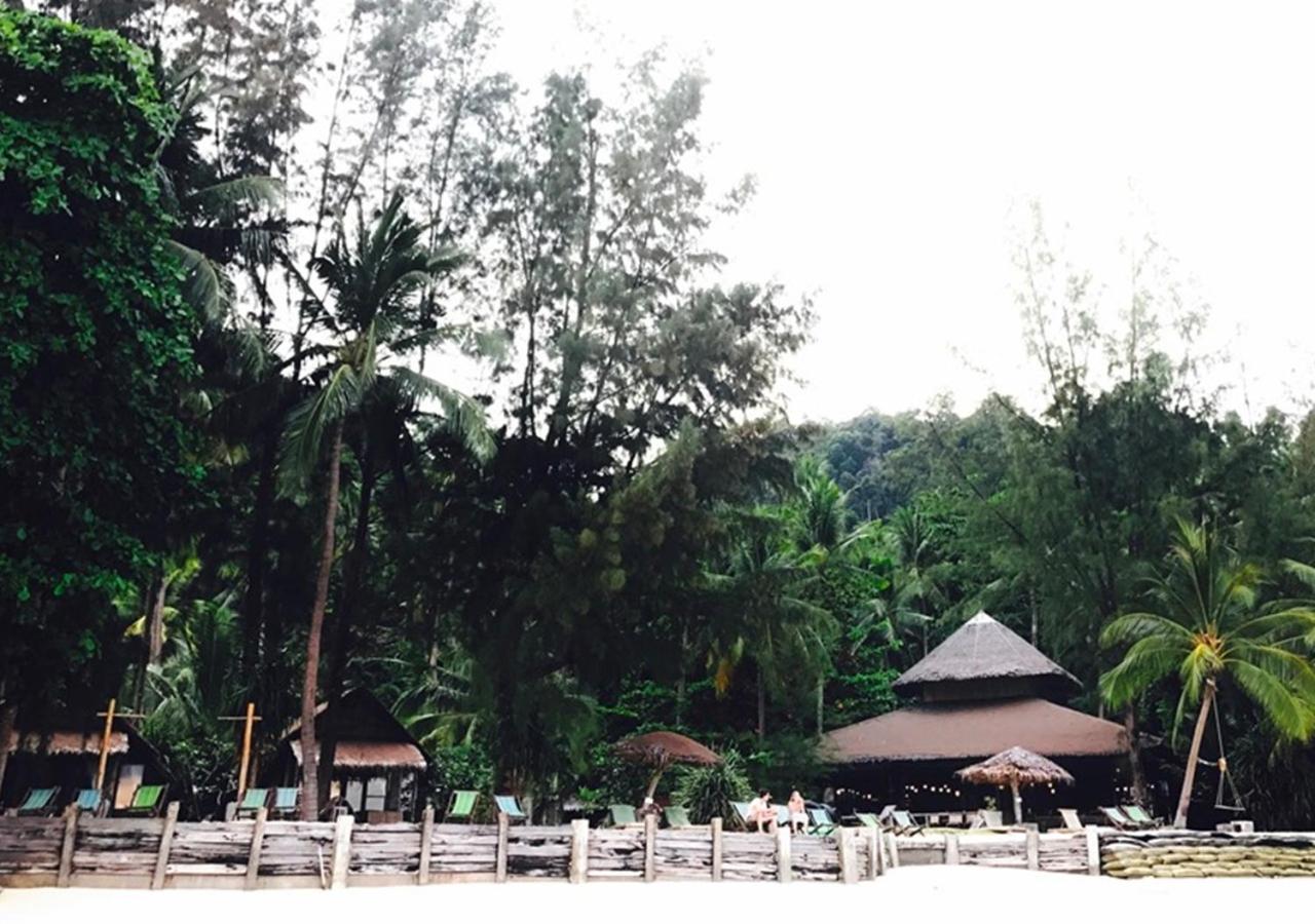 Coco Cottage Koh Ngai Bagian luar foto
